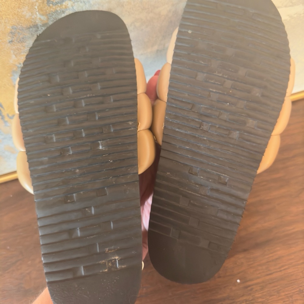 Roam Slides. Neutral Progression In Color Bubbles… - image 3